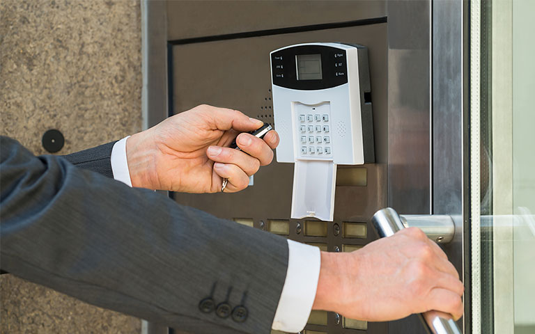 Green locksmith provides commercial lockout service in Daytona Beach & Ormond Beach, FL